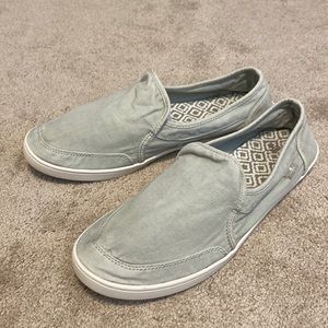 Sanuk “Pair O Dice” slip on sneakers, natural color, size 10, great condition